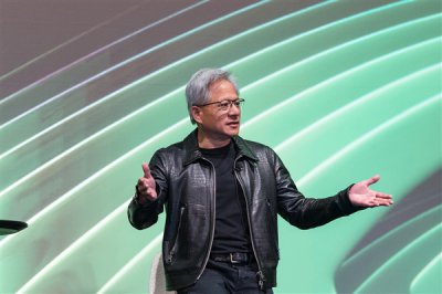 黄仁勋:中国市场AI芯片收入为零 美国考虑允许