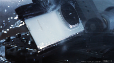 华为Mate X7搭载全新折叠玄武架构:可靠性一骑绝