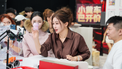 初瑞雪用双十一成绩霸气回击:不被看好的偏偏