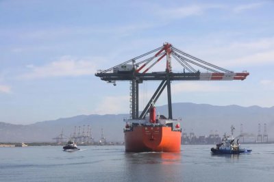 牙买加总理视察金斯敦港 点赞公司新交付岸桥