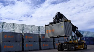 公司与中储股份签署战略合作协议