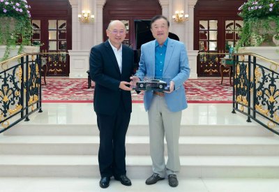 江汽集团董事长项兴初拜访华为任正非,进一步