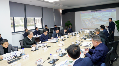 柳州市委书记张壮、市长刘胜友到柳工座谈交流