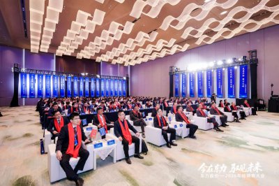 共商品牌提质新路径 宁波东力举行