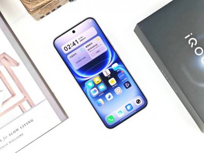 iQOO 15 Ultra深度评测：这才是＂性能