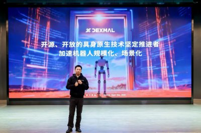 模型、框架、应用量产工作流，原力灵机三箭齐