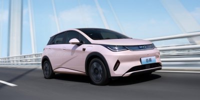 TechWeb微晚报：七成美国00后考虑购买中国车，马