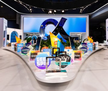 荣耀斩获70多项MWC海外媒体奖 科技创新力获全球