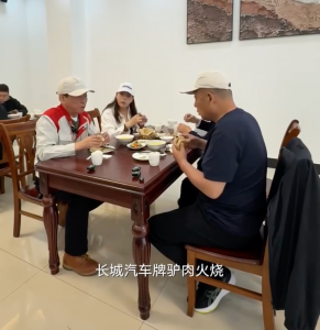 魏建军于东来直播飙车 于东来一口气买了20台坦