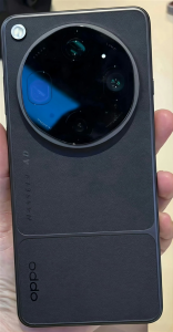 OPPO Find X9 Ultra真机谍照流出：延续