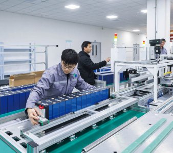 储能“有钱买不到货” 锂电业绩与股价水涨船高