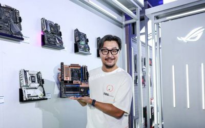 致敬经典 ROG CROSSHAIR 2006复刻版主板闪耀ROG DAY