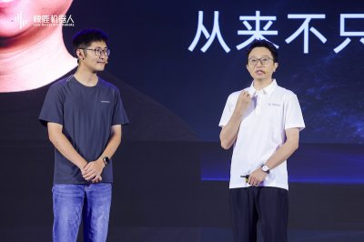 给机器人装上“大脑、眼睛和身体