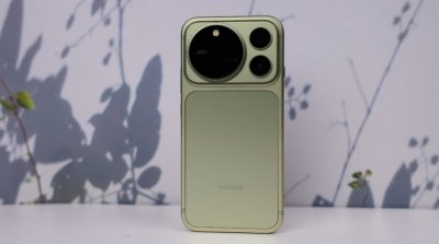 荣耀Magic9 Pro Max上手：直板旗舰第一次有电影味儿