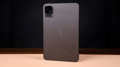 298克揣进裤兜的“掌机”：iQOO Pa