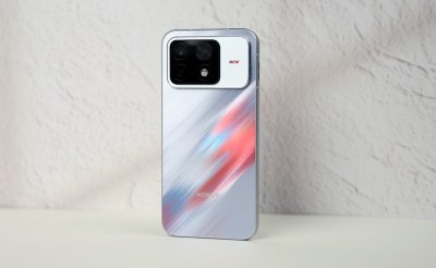 红蓝撞色，气势拉满！荣耀WIN2真机图赏