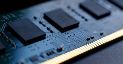 老内存涨疯了！DDR4合约价反超DDR