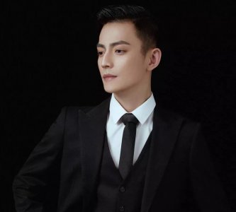 这也太矮了吧！粉丝偶遇LOL智勋 路人视角下穿增
