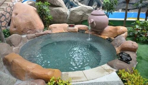 年假去泡个温泉是个不错的选择，李白的哪句诗描写的是温泉